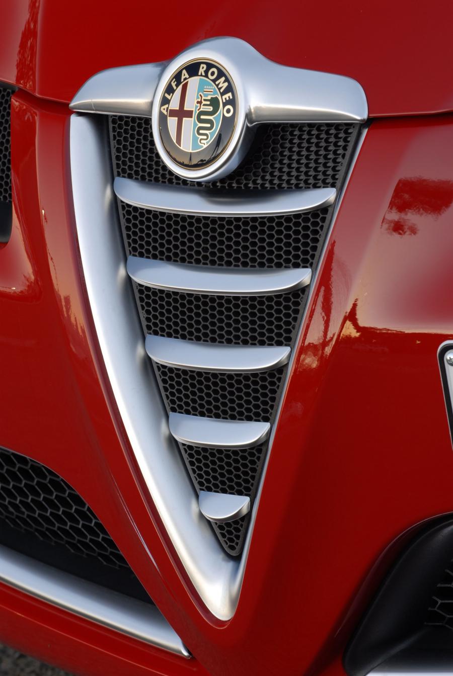 Детали экстерьера Alfa Romeo GT Monza (937C) 2008 года  (AU) (фото 5 из 14)